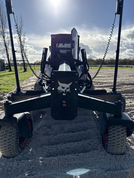 Location de niveleuse sur Bordeaux et Gironde