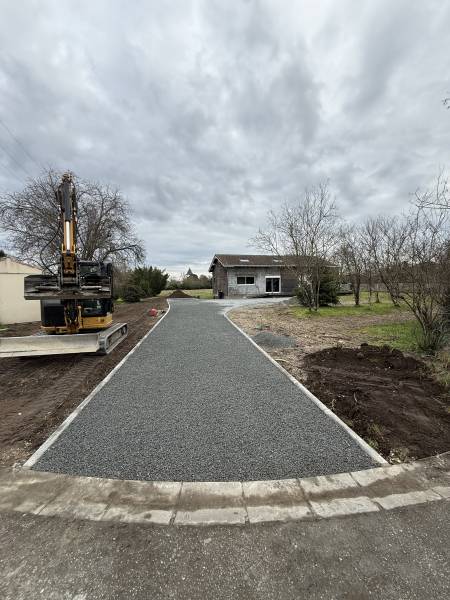 L’entreprise Videau terrassement a réalisé une allée carrossable, proche de Bordeaux sur la commune de Macau