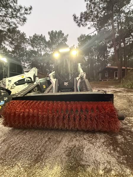 Balayeuse Voirie pour camping ou collectivité sur la gironde