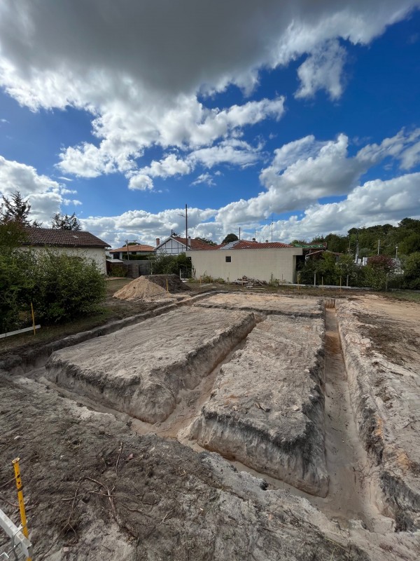 Terrassement et remise à niveau terrain d’une maison sur la commune de Saint Médard en Jalles en Gironde