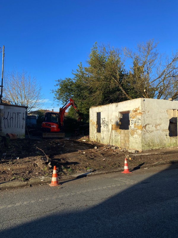 Démolition maison en pierre à Bruges proche d'Eysines: avec traitement des déchets 