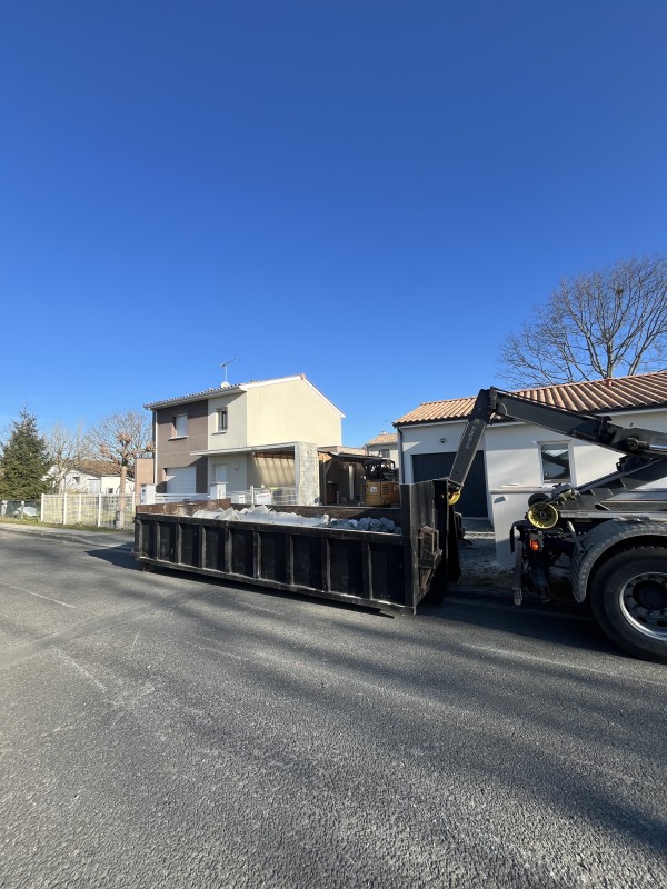 Démoliton maison proche de Bordeaux sur saint Médard en Jalles 