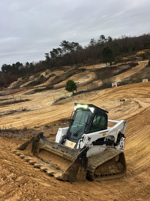 Création de terrain de motocross, supercross et pumptrack