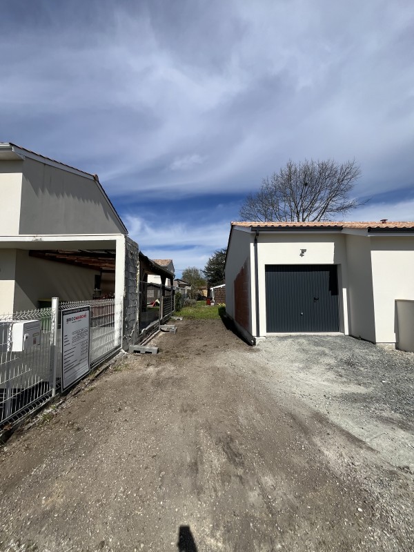 Démoliton maison proche de Bordeaux sur saint Médard en Jalles 