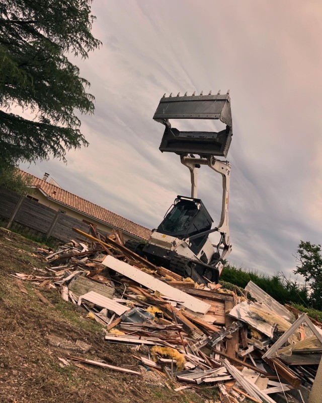 Location d’un Bobcat chargeuse sur Bordeaux