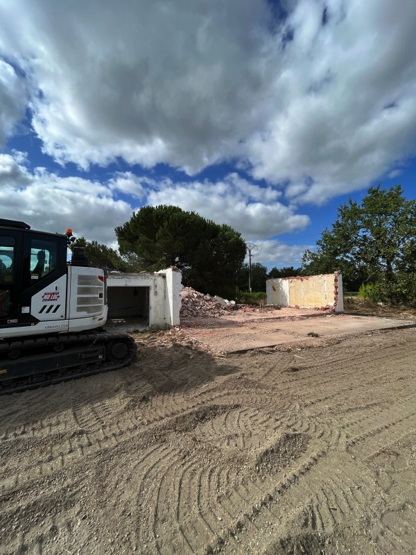 Démolition maison Pian Médoc: avec dépendances et garage