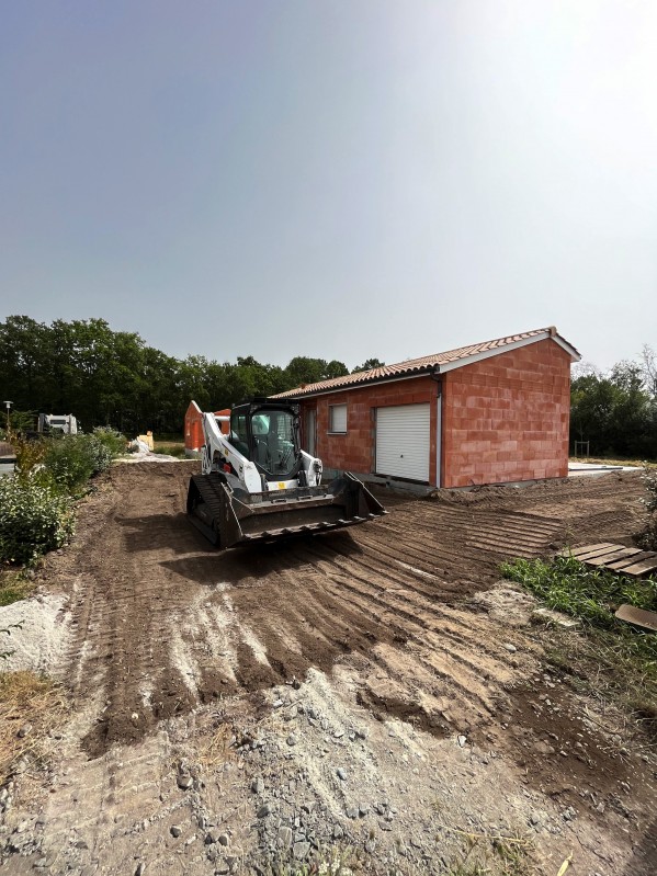 Aménagement et apport de terre végétale sur la commune de Salaunes