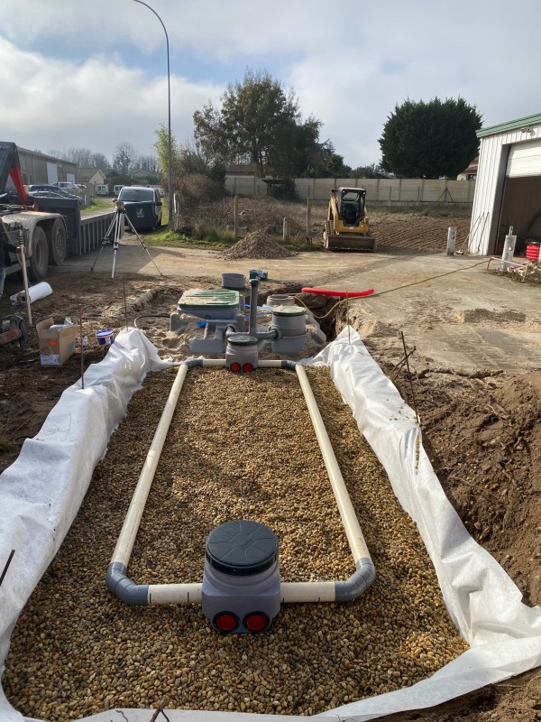 Assainissement non collectif avec épandage et pompe de relevage à Cadaujac en Gironde