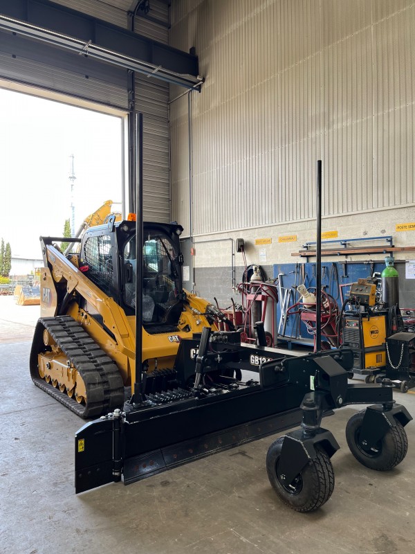 Location engin: chargeuse compacte à chenille à Bordeaux en Gironde