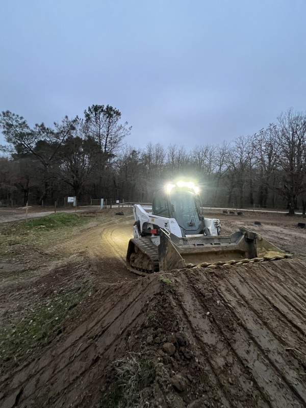 Création de terrain de motocross, supercross et pumptrack
