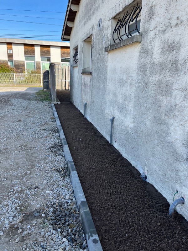 Réalisation d’une réfection de reseau eau usée sur la commune de Macau en Gironde proche de bordeaux .