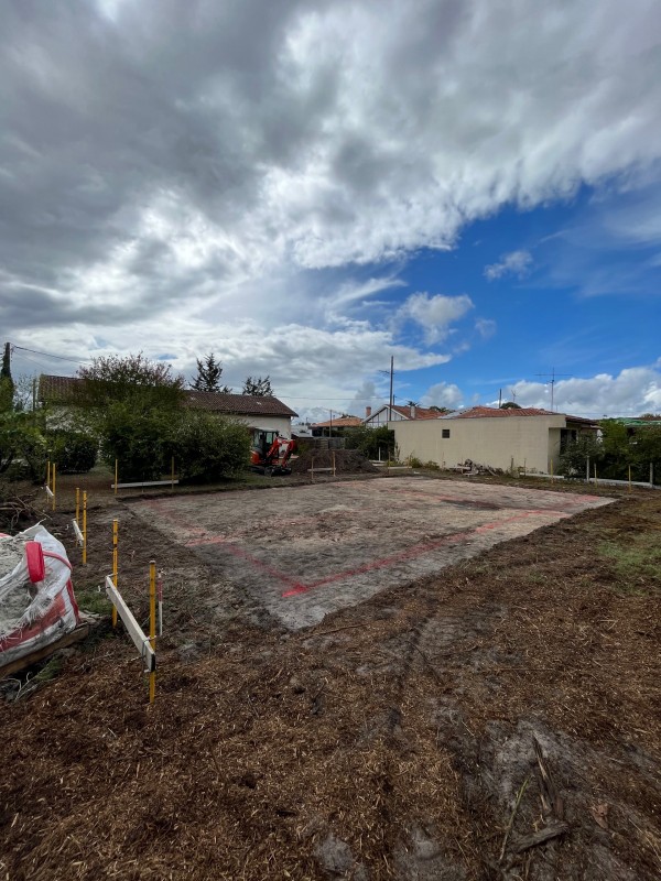 Terrassement et remise à niveau terrain d’une maison sur la commune de Saint Médard en Jalles en Gironde