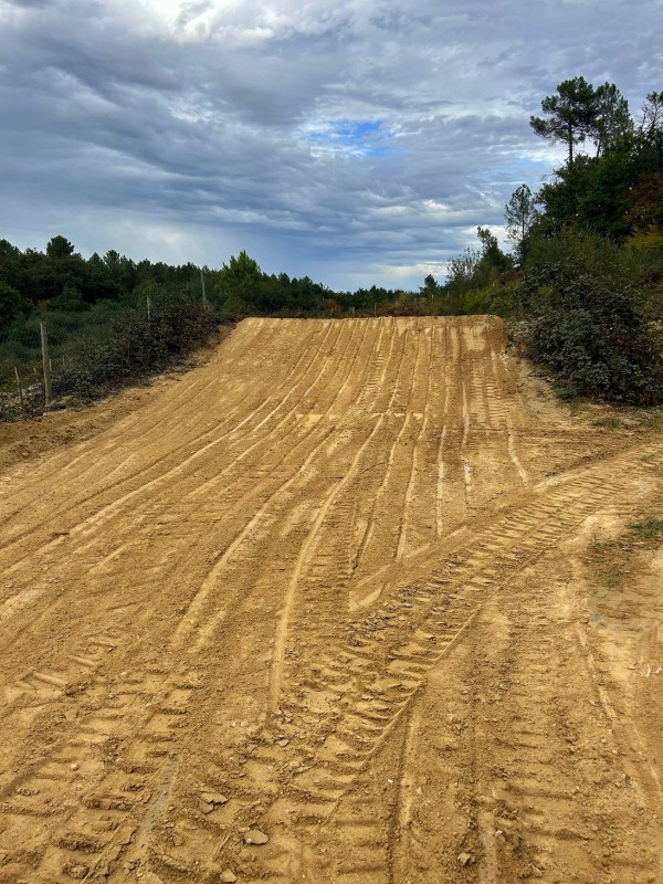 Réfection d’une piste de motocross à Saint Christophe de double en Gironde