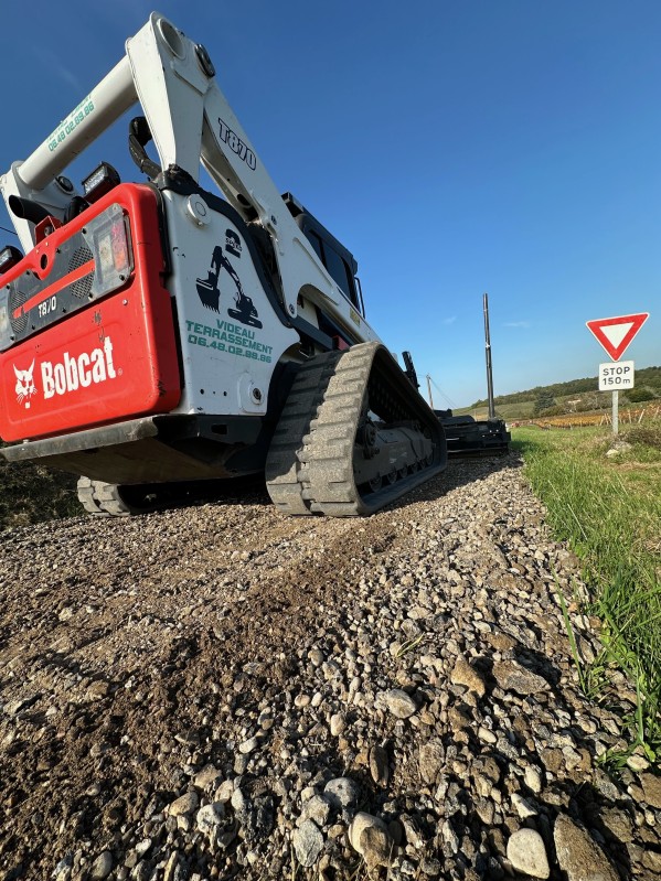 Location de niveleuse sur Bordeaux et en Gironde 