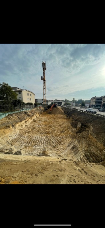 Terrassement terrain Médoc sur la commune du Taillan Médoc avec réalisation d'un parking souterrain