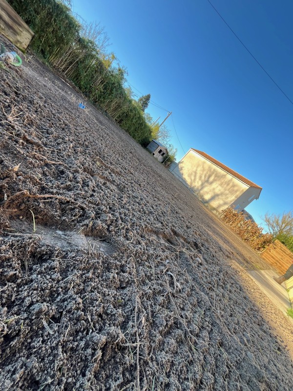 Nivellemen d’un terrain et préparation de sol 
 sur la commune de Macau 