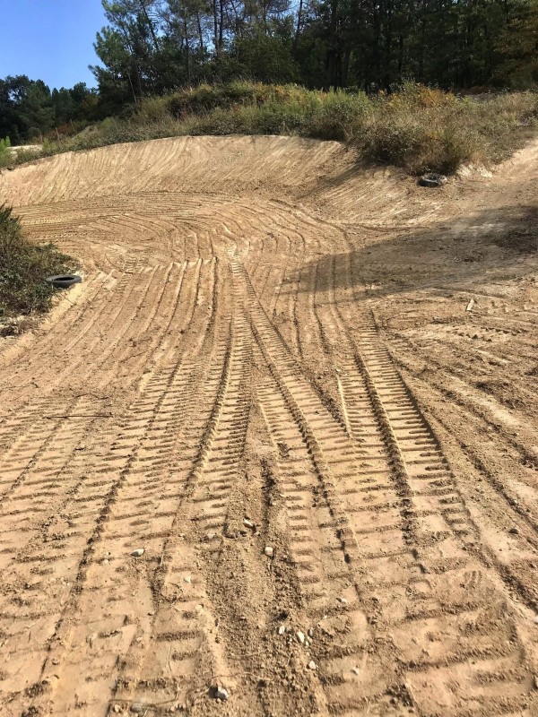 Réfection d’une piste de motocross à Saint Christophe de double en Gironde