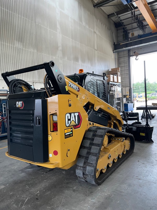 Location engin: chargeuse compacte à chenille à Bordeaux en Gironde