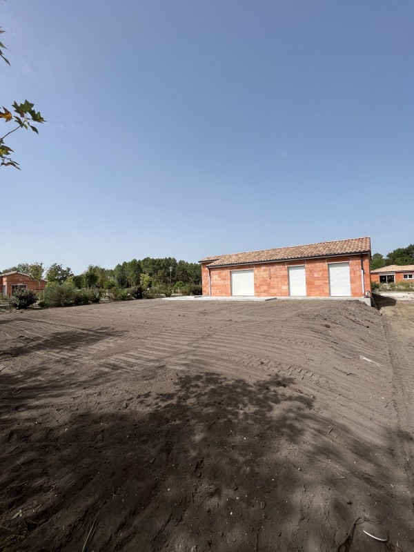 Aménagement et apport de terre végétale sur la commune de Salaunes