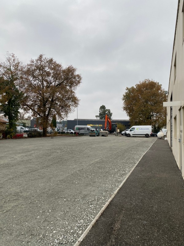 Aménagement extérieur pour la réalisation d'un parking en diorite à Canéjan en Gironde