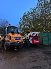 Videau Terrassement -  Location de niveleuse pour travaux de nivellement précis sur terrain accidenté et surfaces étendues à Pian Médoc
