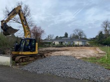 Videau Terrassement -  Location de niveleuse pour travaux de nivellement précis sur terrain accidenté et surfaces étendues à Mérignac 33700
